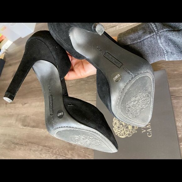 Vince Camuto Favia Black Pumps - Picture 5 of 6